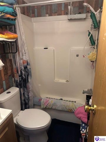 1536 Hobbs Reesor Road, Vine Grove, KY 40175