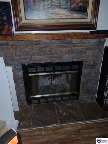 1536 Hobbs Reesor Road, Vine Grove, KY 40175