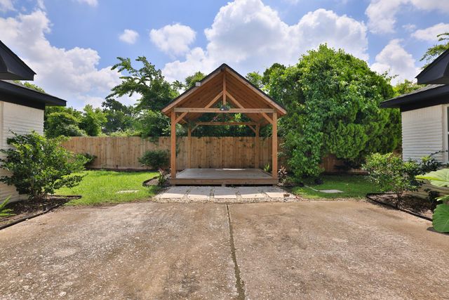 4120 Linn Street E, Houston, TX 77026
