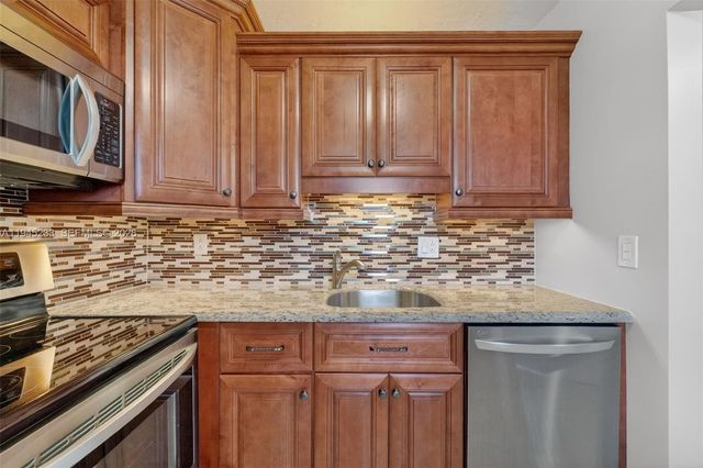 2801 Somerset Dr 408, Lauderdale Lakes, FL 33311