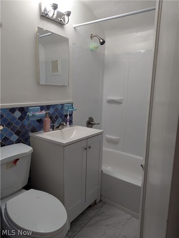 1490 E 250th Street, Euclid, OH 44117