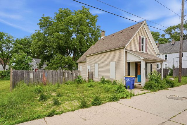 31 Mathews Court NE, Grand Rapids, MI 49505