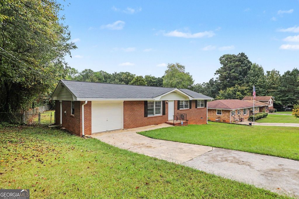 2541 Burton Circle, Morrow, GA 30260 — photo 4