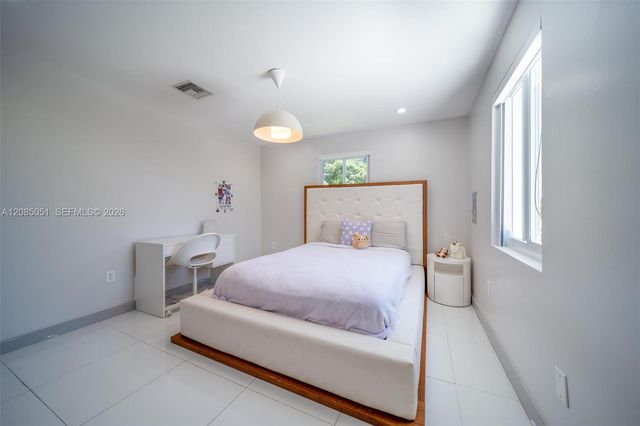 2615 NE 213th Street, Miami, FL 33180