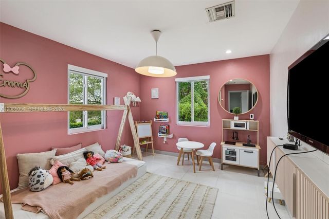 2615 NE 213th Street, Miami, FL 33180