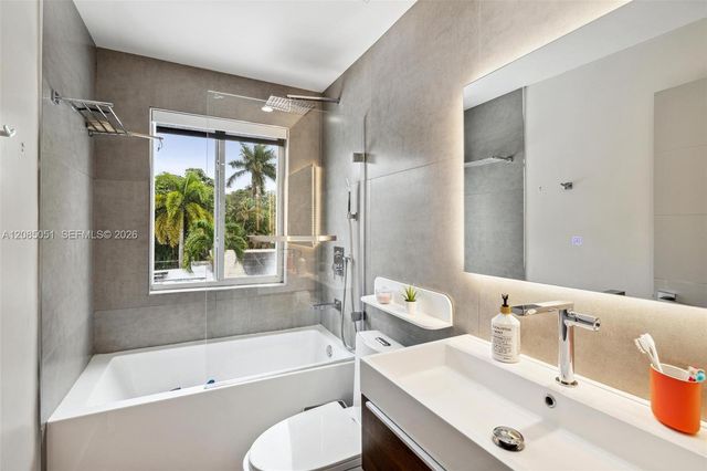 2615 NE 213th Street, Miami, FL 33180