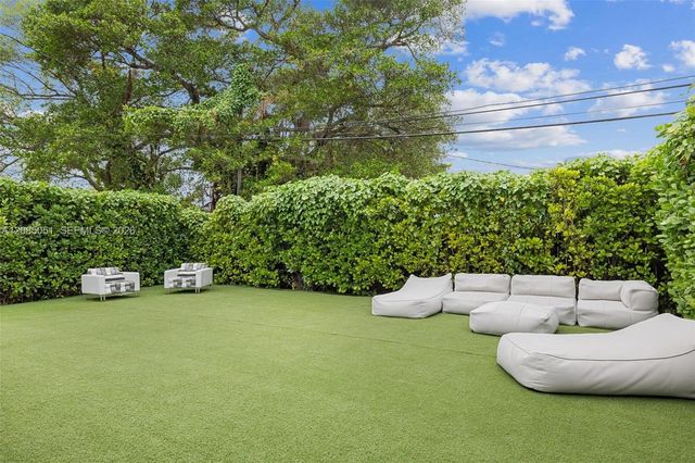 2615 NE 213th Street, Miami, FL 33180