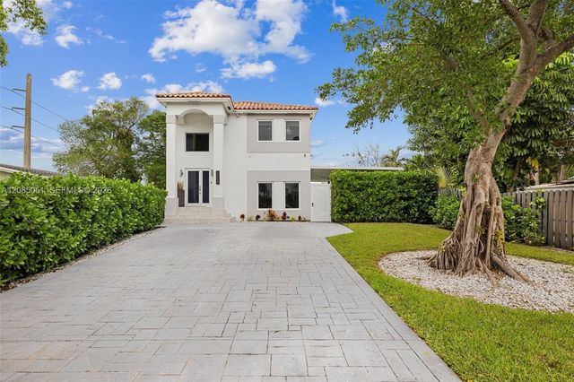 2615 NE 213th Street, Miami, FL 33180