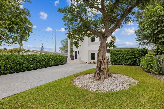 2615 NE 213th Street, Miami, FL 33180