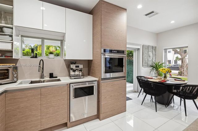 2615 NE 213th Street, Miami, FL 33180