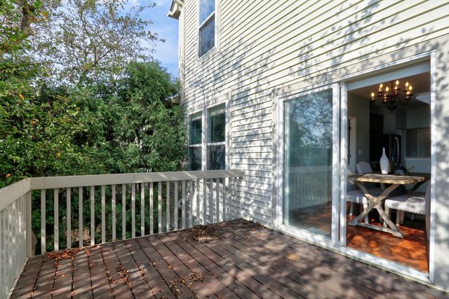 2833 Waterfront Avenue, Algonquin, IL 60102