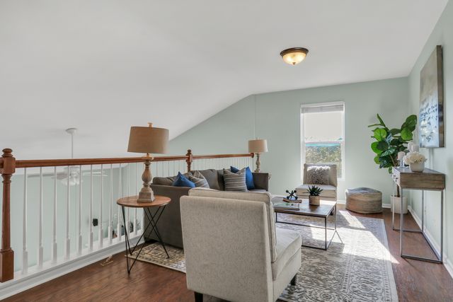 2833 Waterfront Avenue, Algonquin, IL 60102