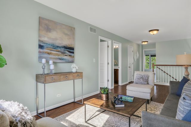 2833 Waterfront Avenue, Algonquin, IL 60102