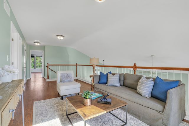 2833 Waterfront Avenue, Algonquin, IL 60102