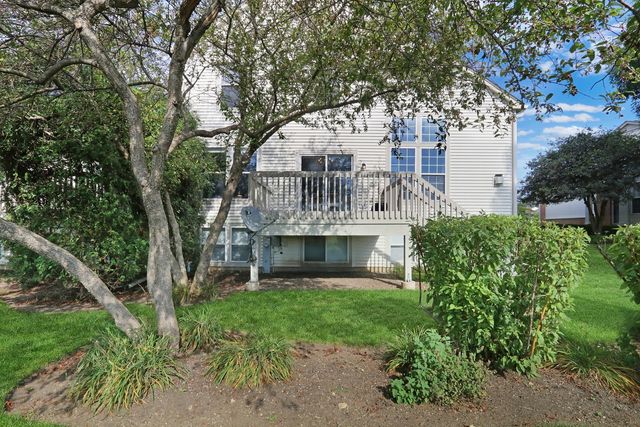 2833 Waterfront Avenue, Algonquin, IL 60102