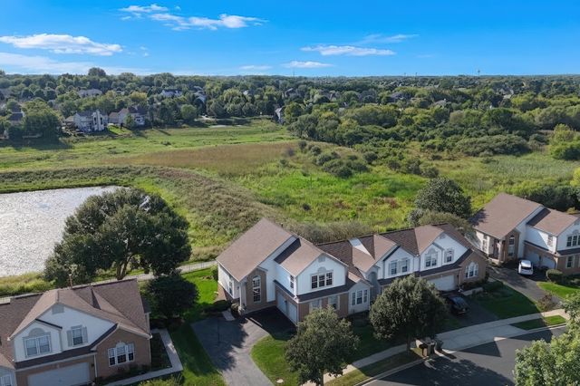 2833 Waterfront Avenue, Algonquin, IL 60102