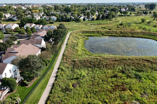 2833 Waterfront Avenue, Algonquin, IL 60102