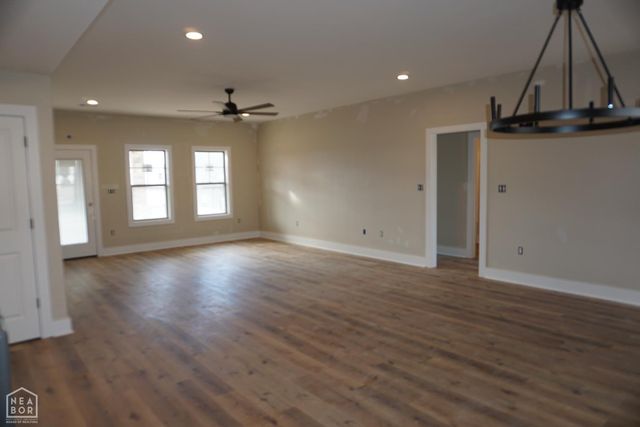 1061 Mark Cir, Jonesboro, AR 72404