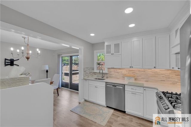 10 Dancaster Court 3410, Sayreville, NJ 08872