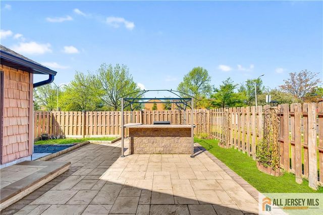 10 Dancaster Court 3410, Sayreville, NJ 08872