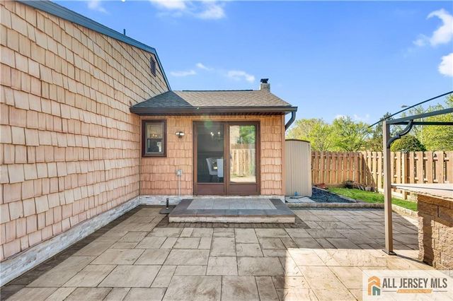 10 Dancaster Court 3410, Sayreville, NJ 08872