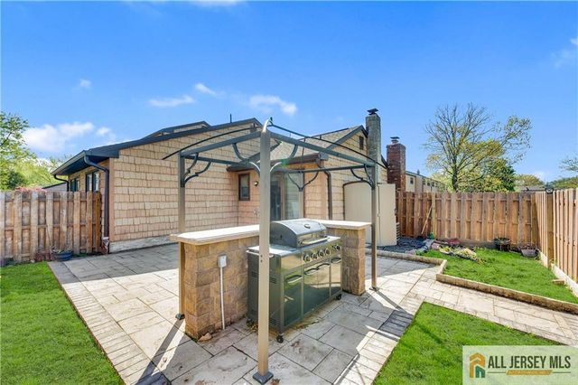 10 Dancaster Court 3410, Sayreville, NJ 08872