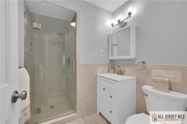 10 Dancaster Court 3410, Sayreville, NJ 08872