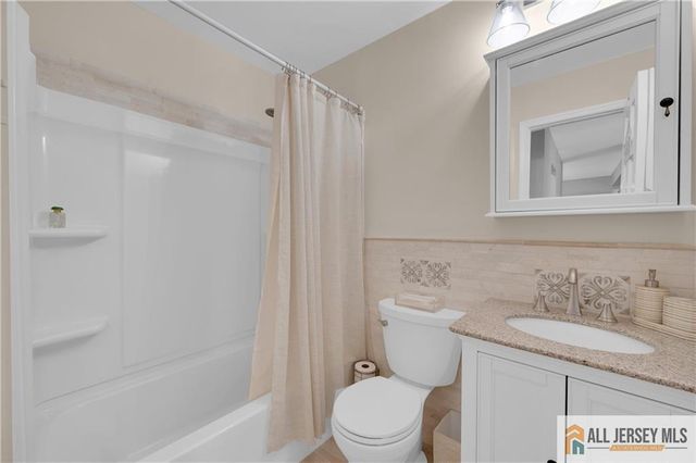 10 Dancaster Court 3410, Sayreville, NJ 08872