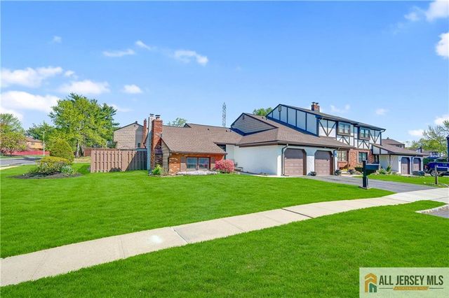 10 Dancaster Court 3410, Sayreville, NJ 08872