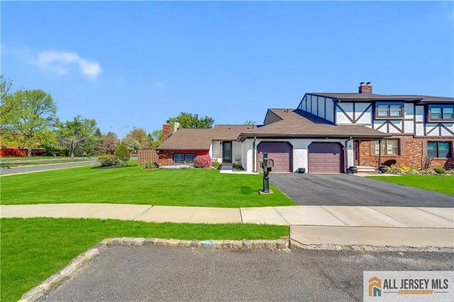 10 Dancaster Court 3410, Sayreville, NJ 08872