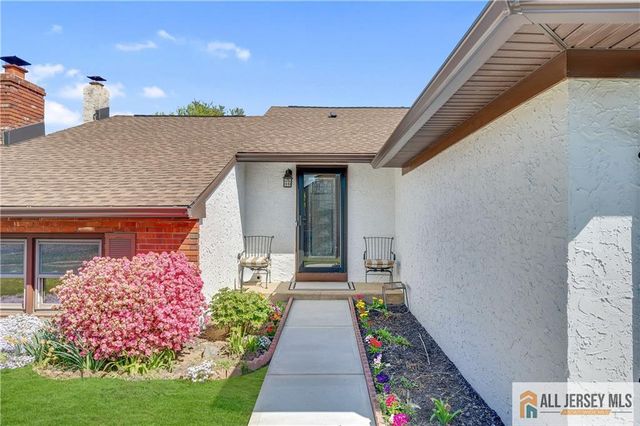 10 Dancaster Court 3410, Sayreville, NJ 08872