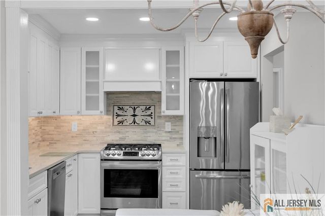 10 Dancaster Court 3410, Sayreville, NJ 08872