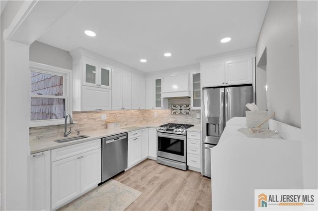 10 Dancaster Court 3410, Sayreville, NJ 08872