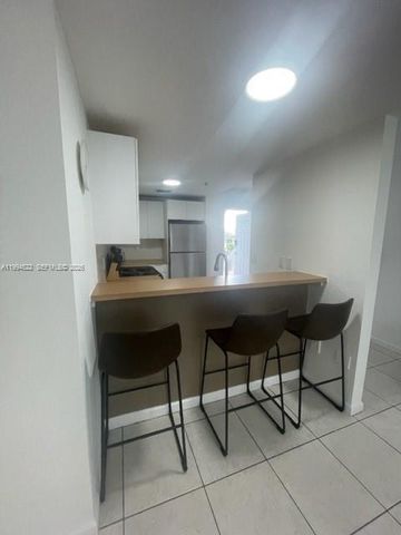 328 NW 12th Ave 9, Miami, FL 33128