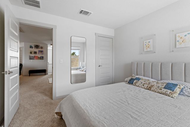 106 Creston ST, Hutto, TX 78634