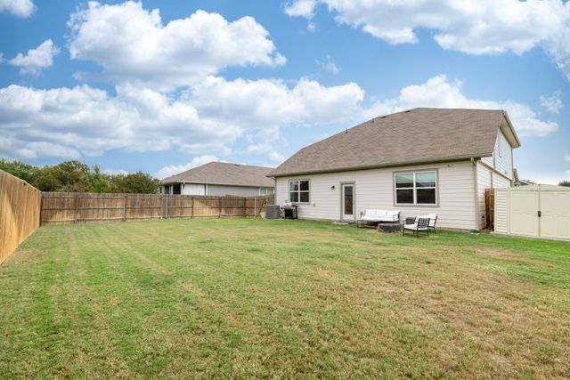 106 Creston ST, Hutto, TX 78634