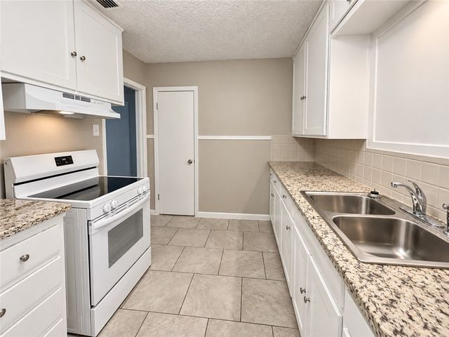 1537 Devon Dr, Corpus Christi, TX 78415