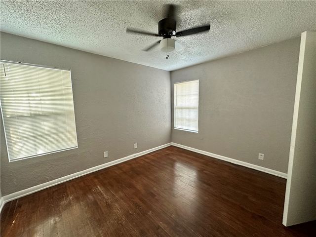 1537 Devon Dr, Corpus Christi, TX 78415