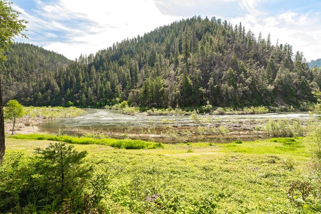 12218 Galice Road, Merlin, OR 97532