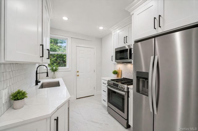 12212 Montauk Street, Springfield Gardens, NY 11413