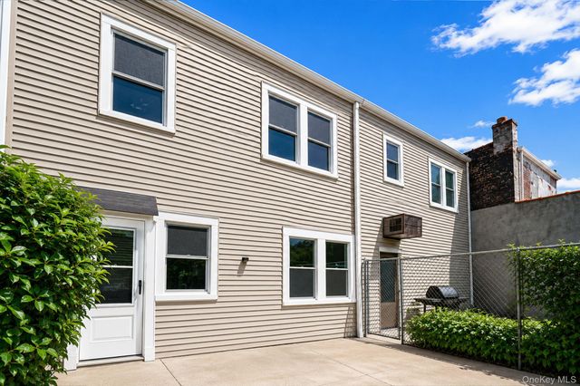 12212 Montauk Street, Springfield Gardens, NY 11413