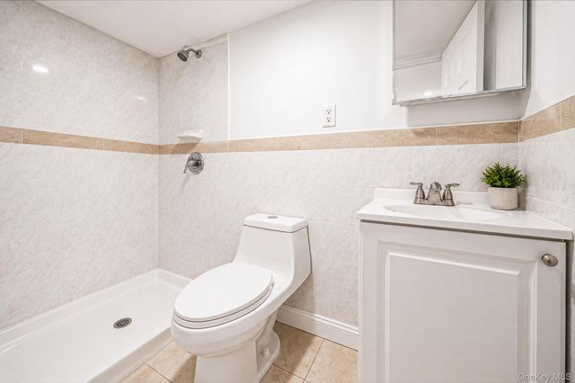 12212 Montauk Street, Springfield Gardens, NY 11413