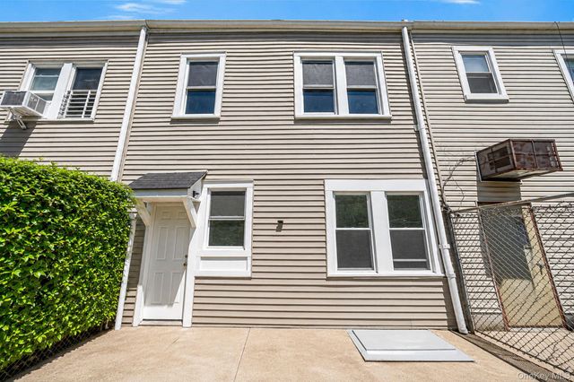 12212 Montauk Street, Springfield Gardens, NY 11413