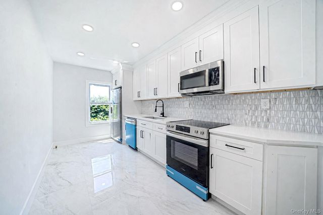 12212 Montauk Street, Springfield Gardens, NY 11413
