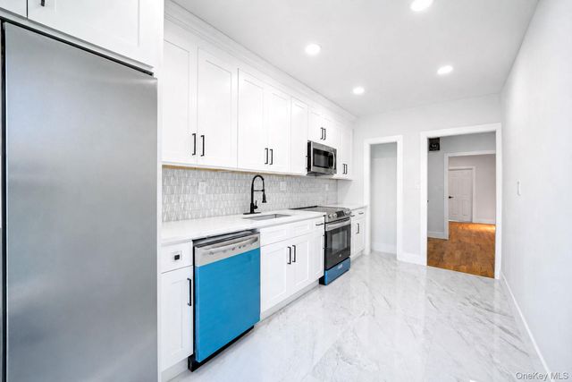 12212 Montauk Street, Springfield Gardens, NY 11413