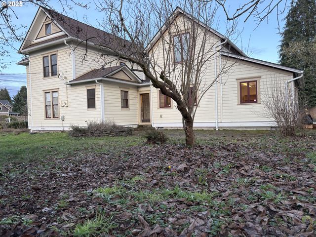 430 W WATER St, Stayton, OR 97383