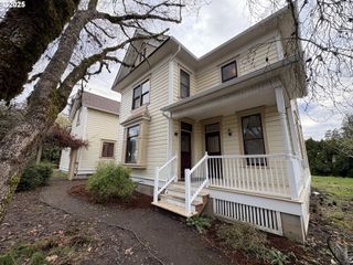 430 W WATER St, Stayton, OR 97383