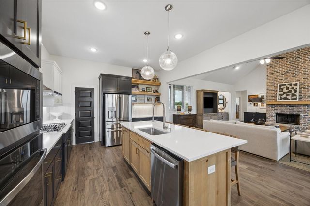 5050 Sophie Slansky Way, Sealy, TX 77474
