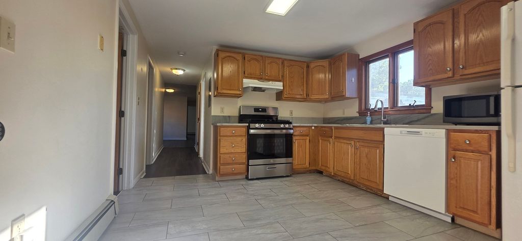 21 Mellen 3, Cambridge, MA 02138