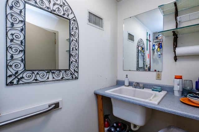 212 State Street, Saint Joseph, MI 49085